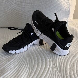 LIKE NEW 🌟 Nike Metcon Sneakers